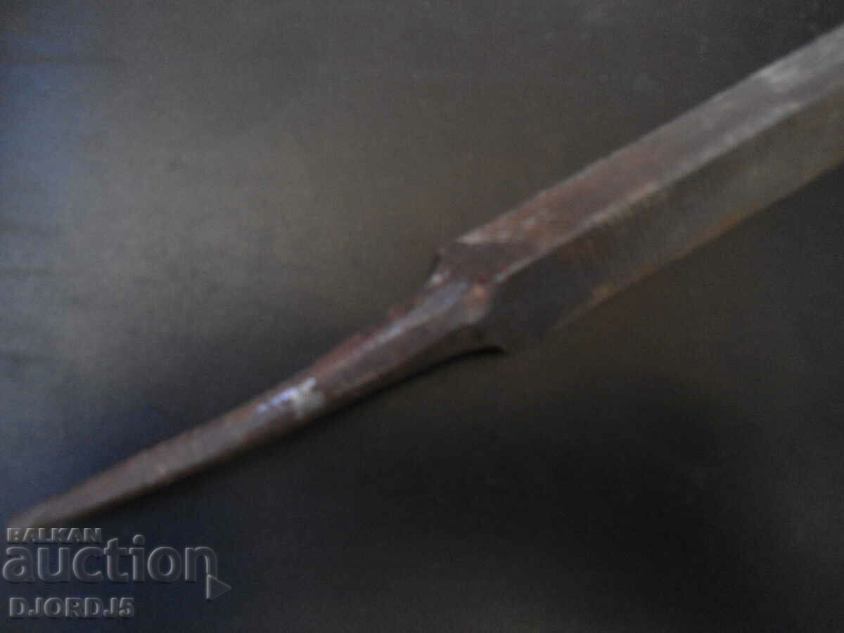 Παλιό πριόνι, τριγωνικό με τιμή 3.00 BGN | € 1.53 Παλιό πριόνι, τριγωνικό με τιμή 3.00 BGN | € 1.53