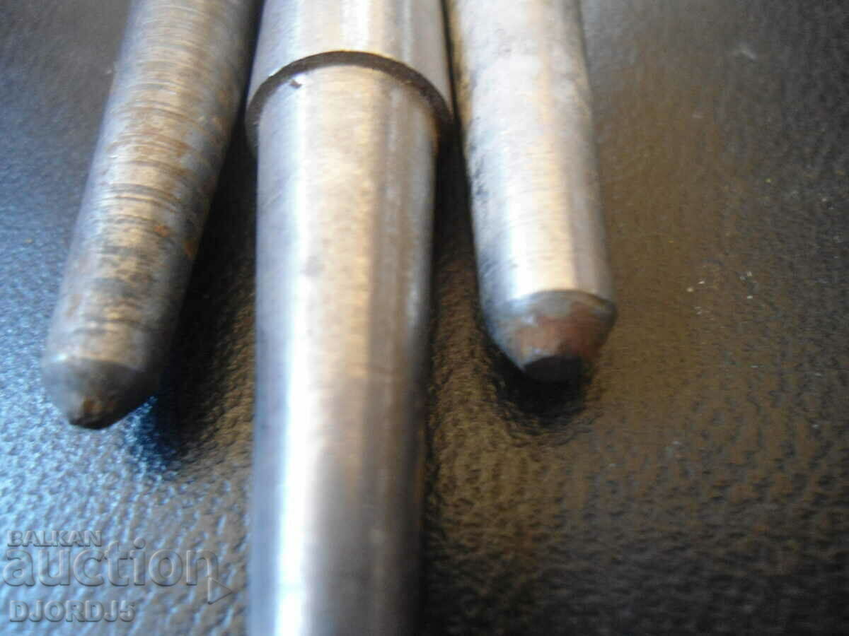 Old tools with price 5.00 BGN | € 2.56 Old tools with price 5.00 BGN | € 2.56