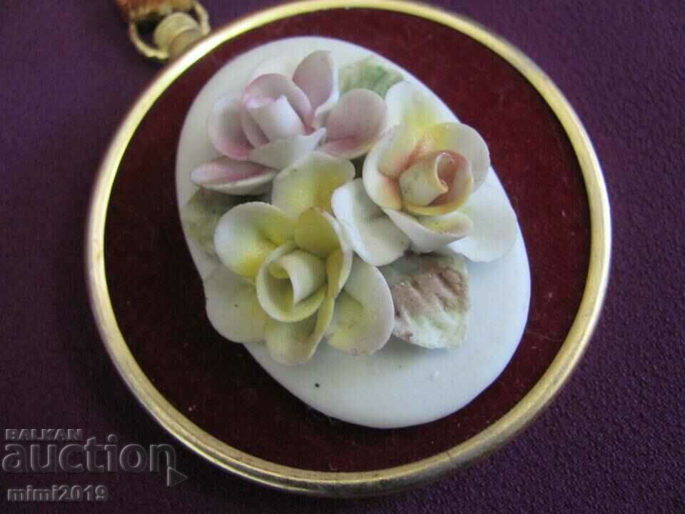 Vintich Wall Decoration Porcelain and Bronze - 5 Vintich Wall Decoration Porcelain and Bronze - 5