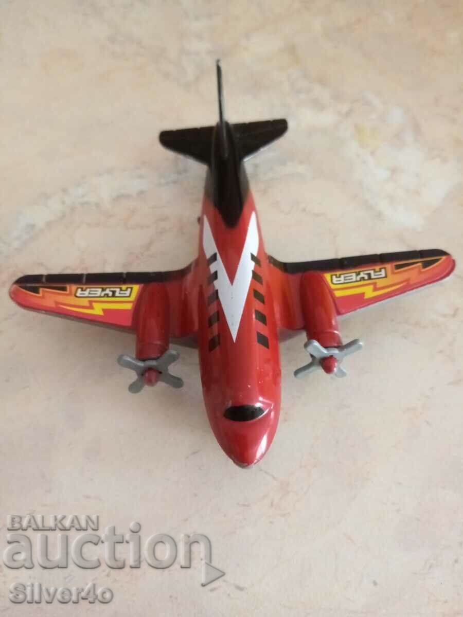 Avion de jucărie din plastic