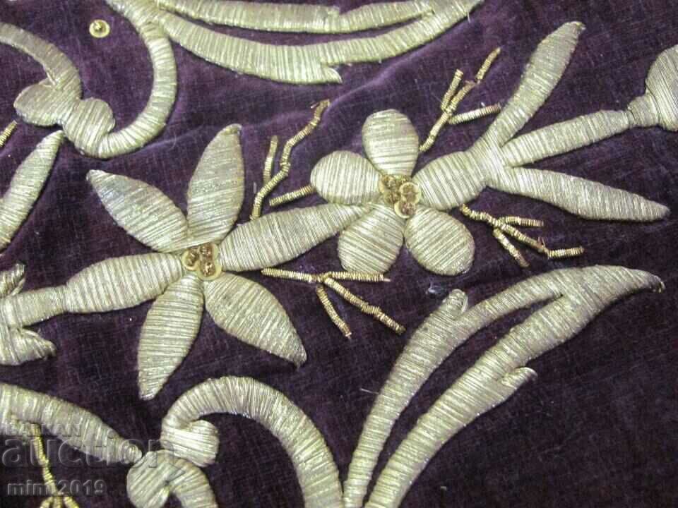 Delivery of 19th Century Gold Tinsel Velvet Jewish Shroud Delivery of 19th Century Gold Tinsel Velvet Jewish Shroud