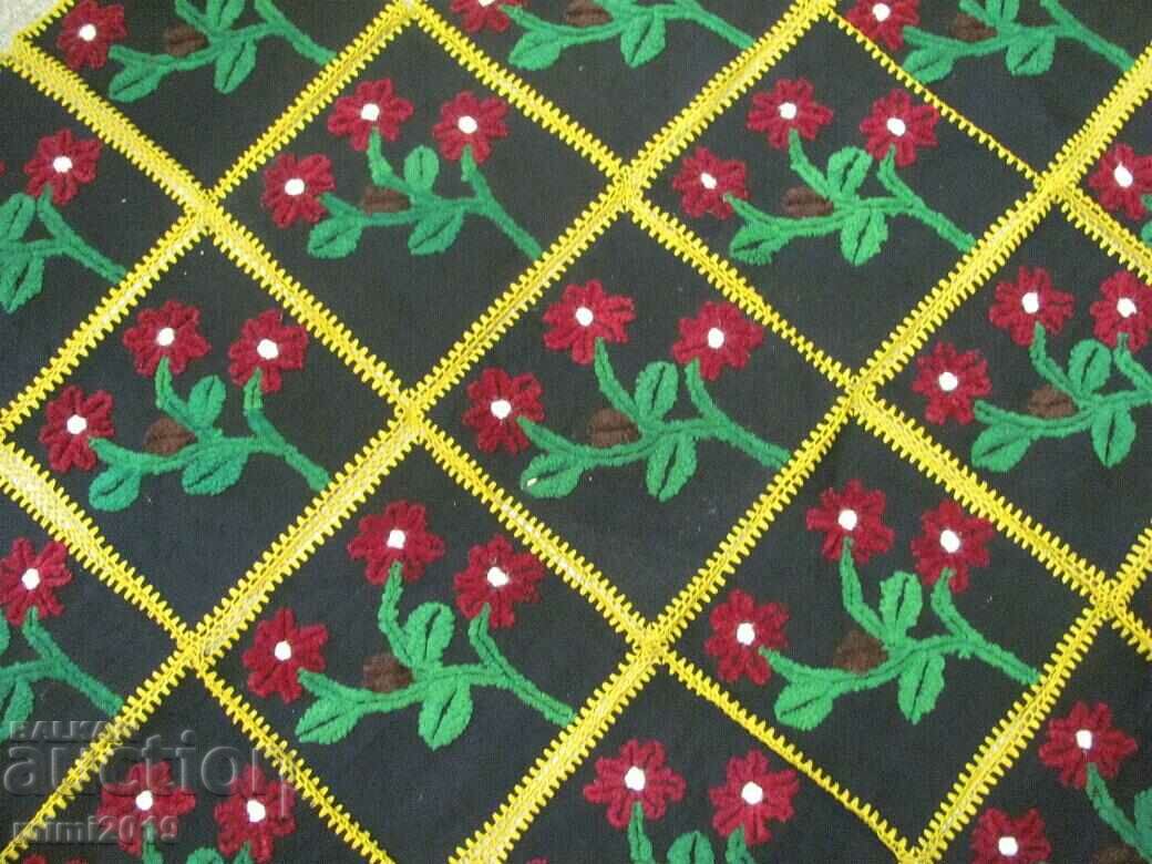 Δημοπρασία Μάλλινη χειροποίητη κουβέρτα του 19ου αιώνα Δημοπρασία Μάλλινη χειροποίητη κουβέρτα του 19ου αιώνα