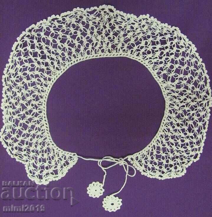 Delivery of 30's Women's Accessories Collars, Gloves, Towel Delivery of 30's Women's Accessories Collars, Gloves, Towel