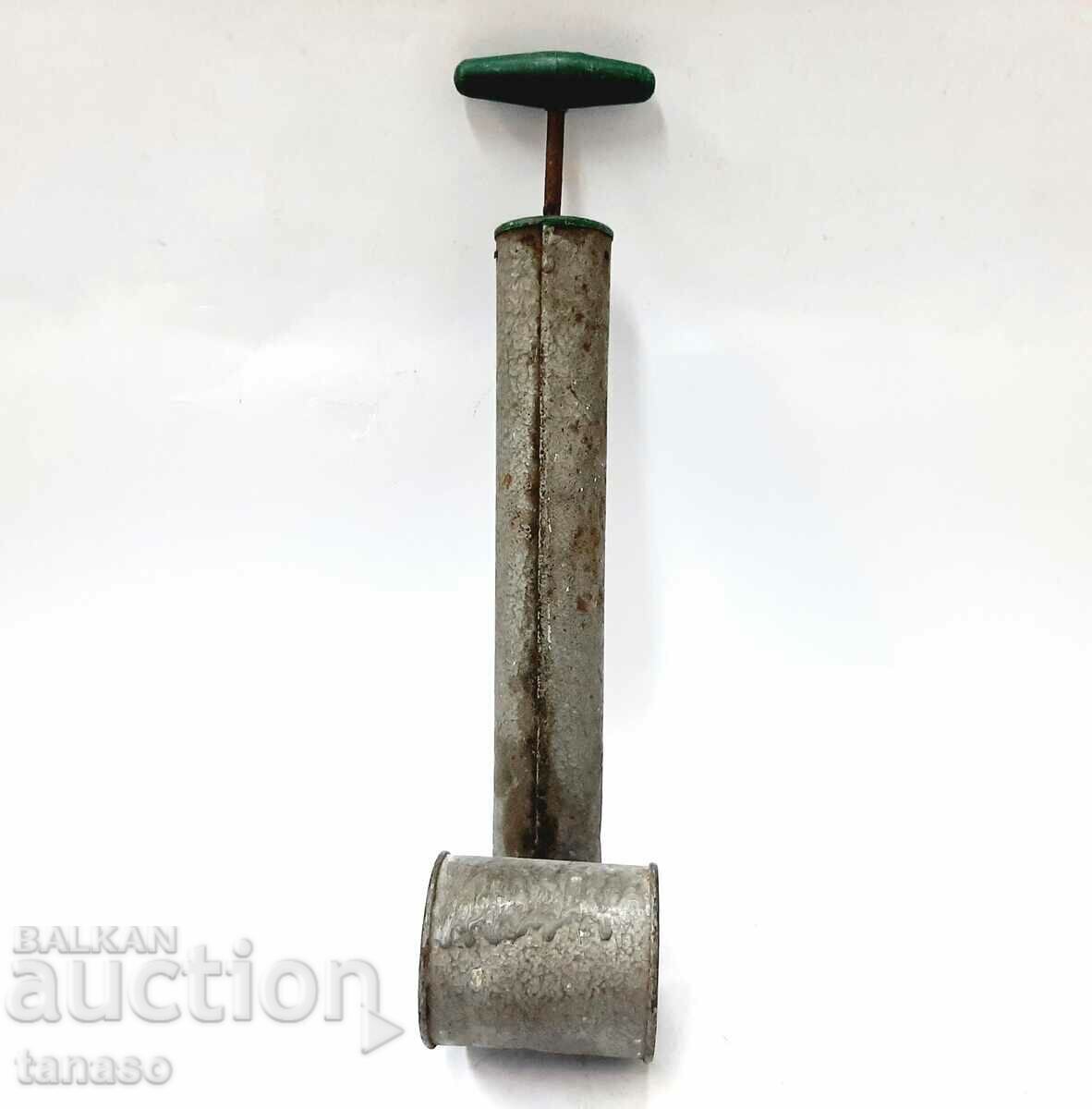 Auction  Old atomizer with pump(7.3)