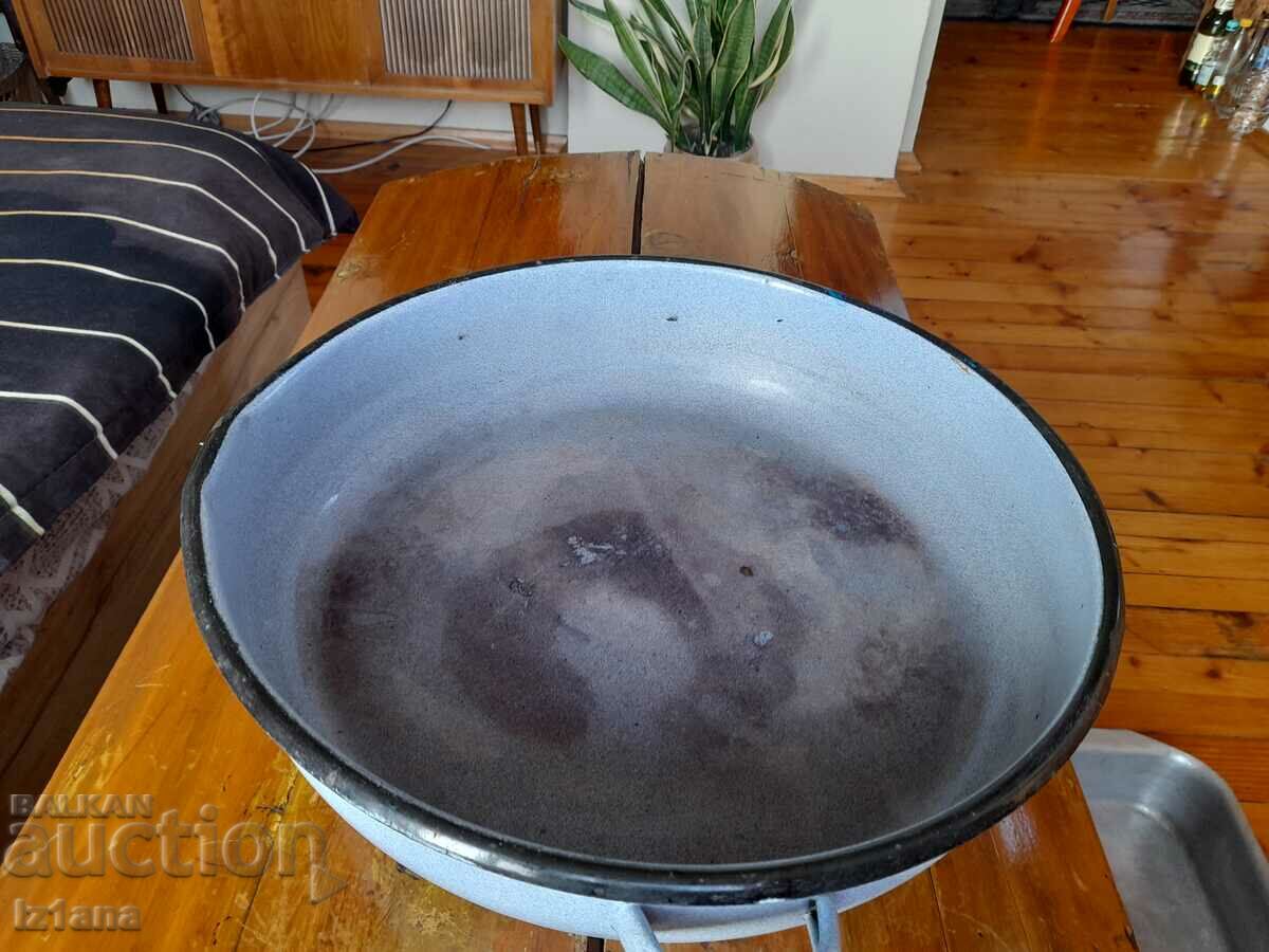 Old enameled tray, casserole with price 45.00 BGN | € 23.01 Old enameled tray, casserole with price 45.00 BGN | € 23.01