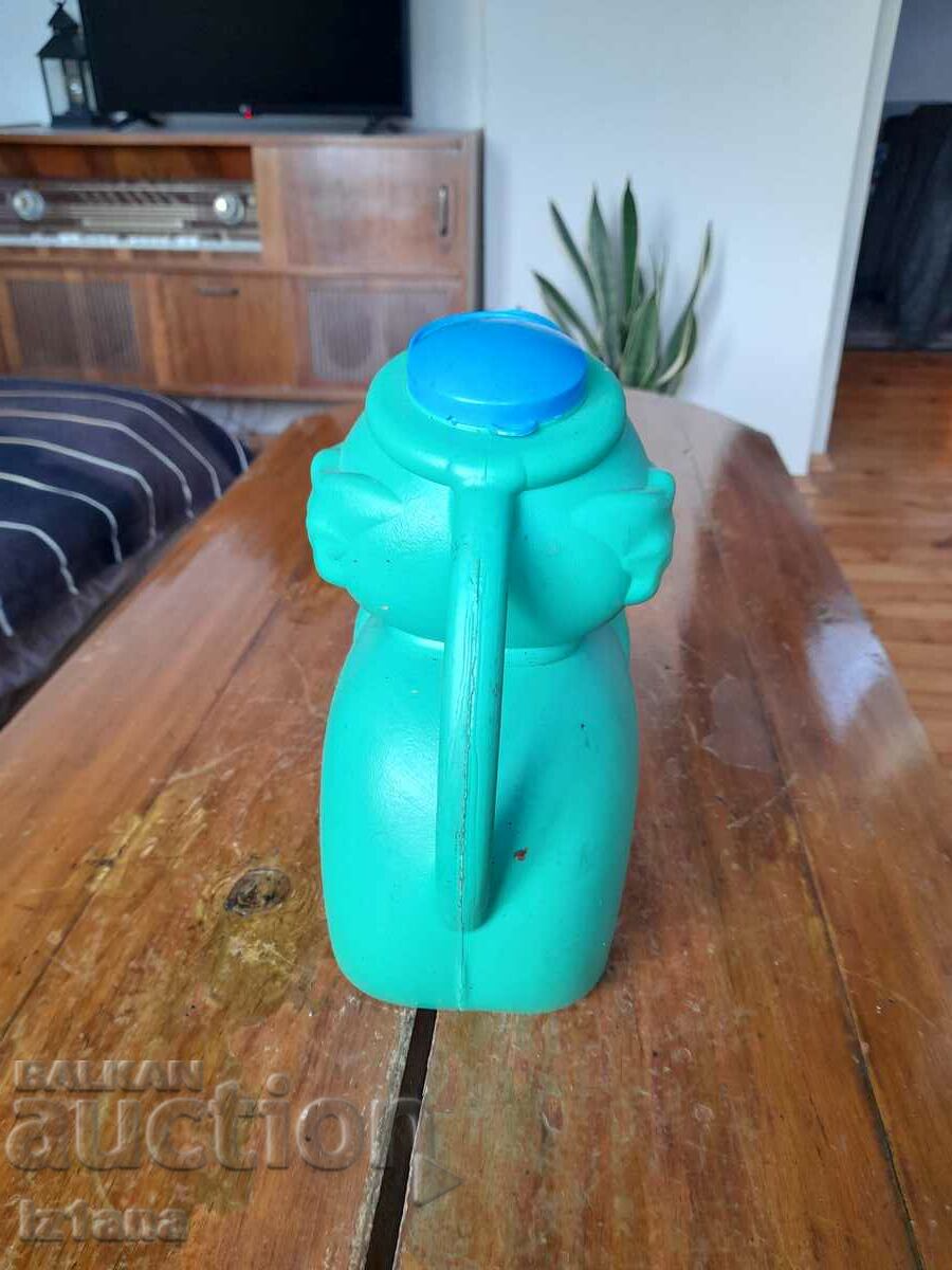 Delivery of Old children's watering can