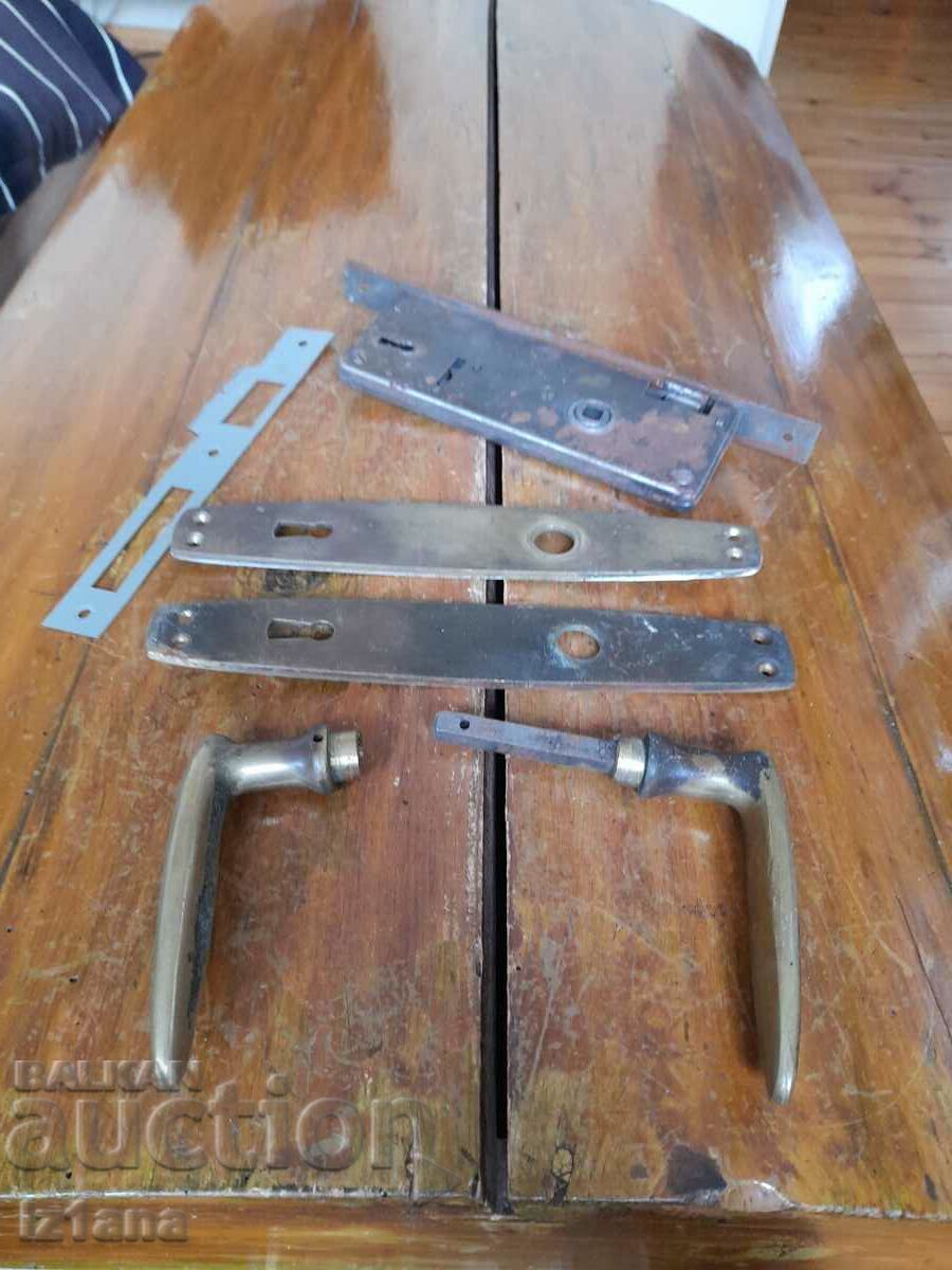 Παλιά κλειδαριά με τιμή 35.00 BGN | € 17.90 Παλιά κλειδαριά με τιμή 35.00 BGN | € 17.90