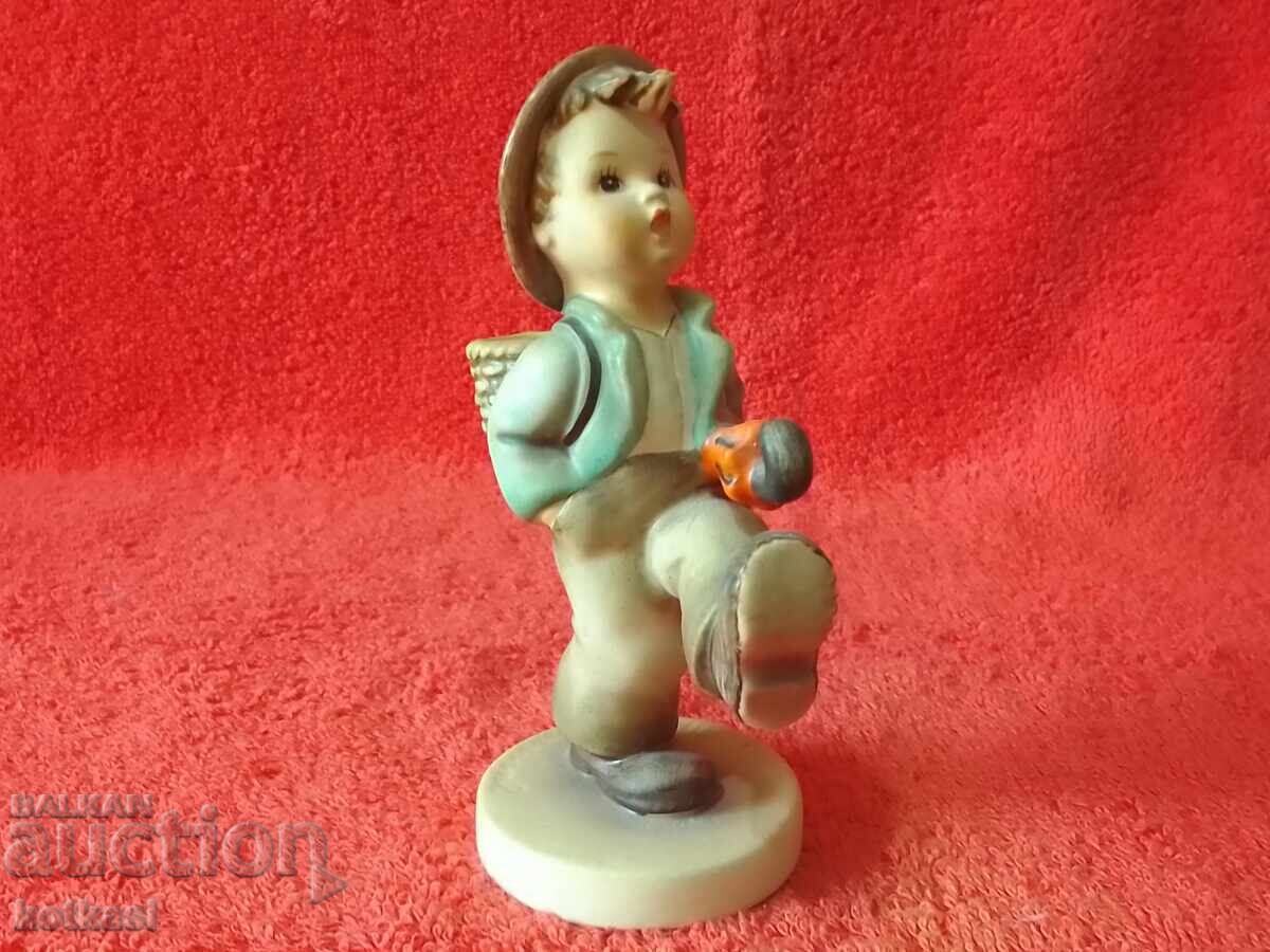 Παλιά πορσελάνινη φιγούρα αγόρι παιδί Goebel Hummel Γερμανία με τιμή 165.50 BGN | € 84.62