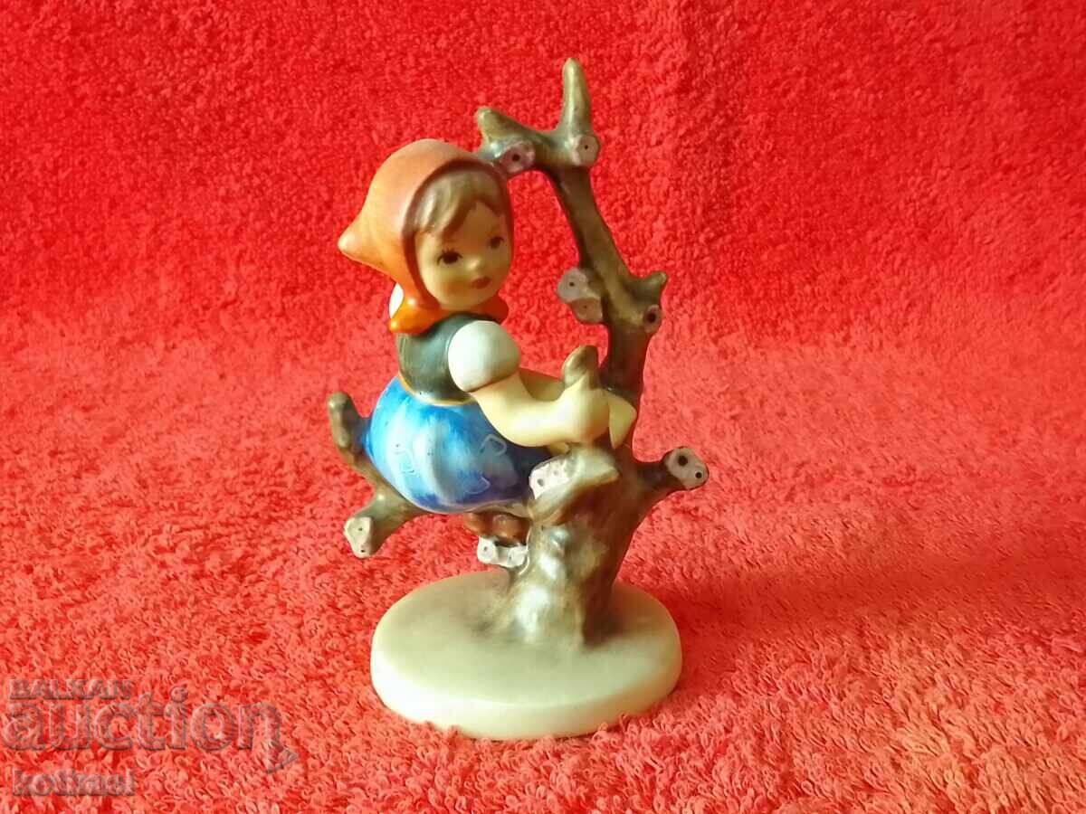 Παλιά πορσελάνινη φιγούρα παιδί κορίτσι Goebel Hummel Γερμανία με τιμή 75.50 BGN | € 38.60