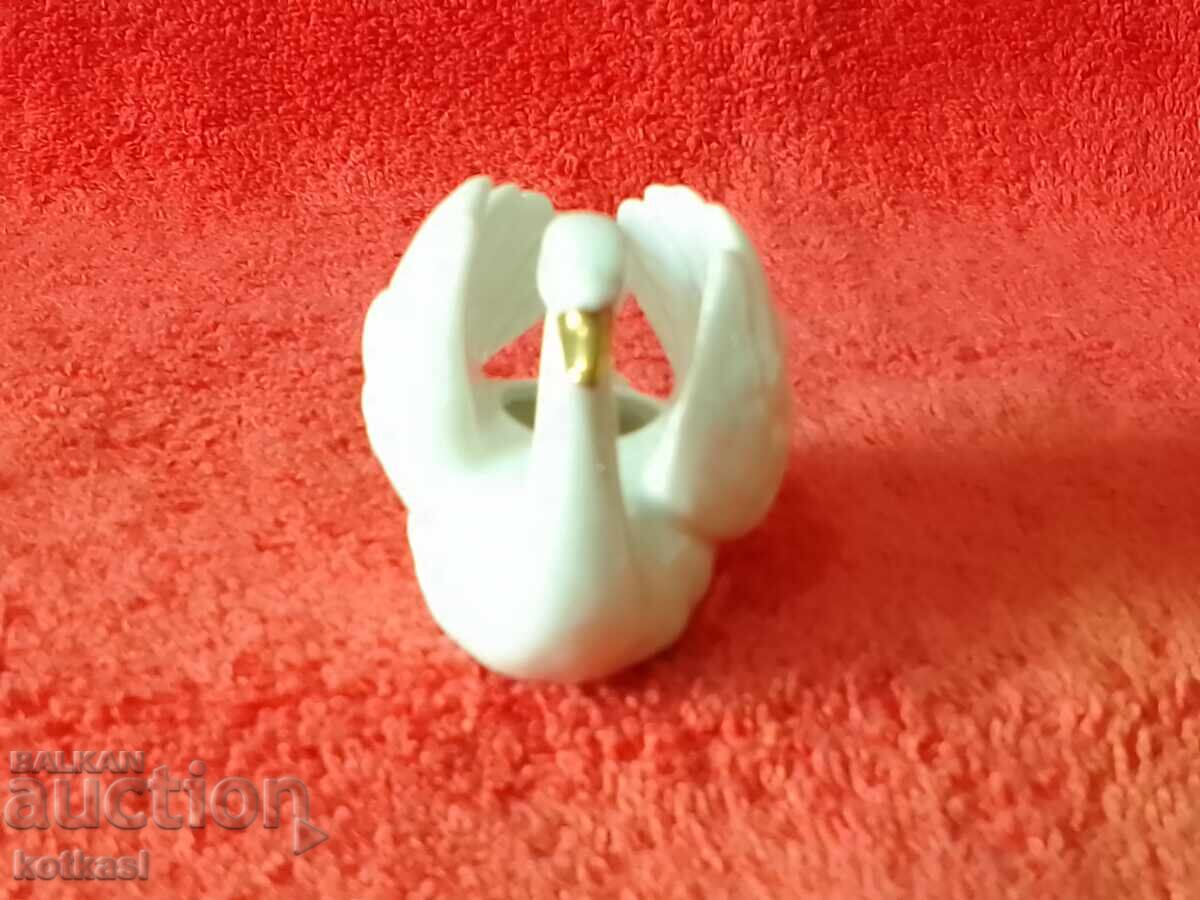 Auction Old Goebel Germany porcelain figure of a Swan Auction Old Goebel Germany porcelain figure of a Swan