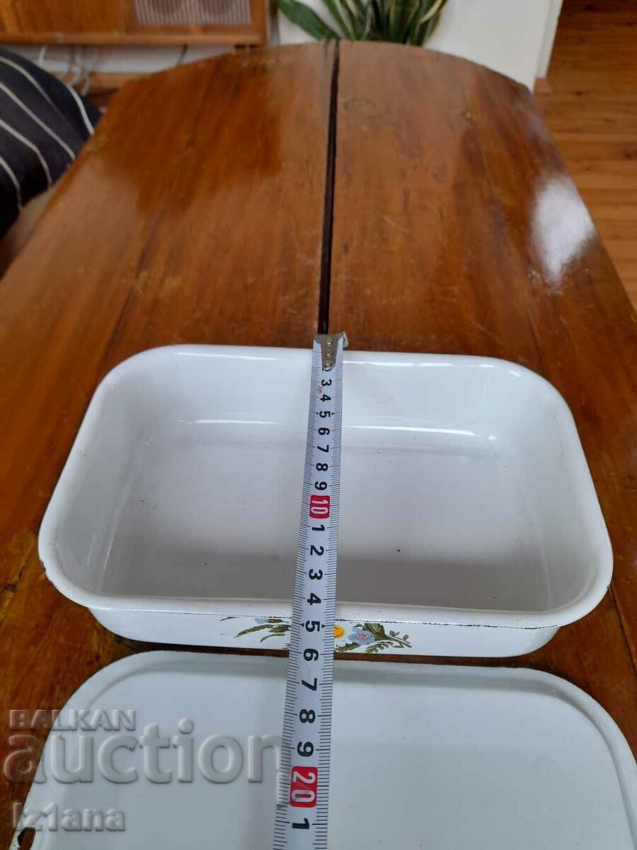 Delivery of Old enamel food box