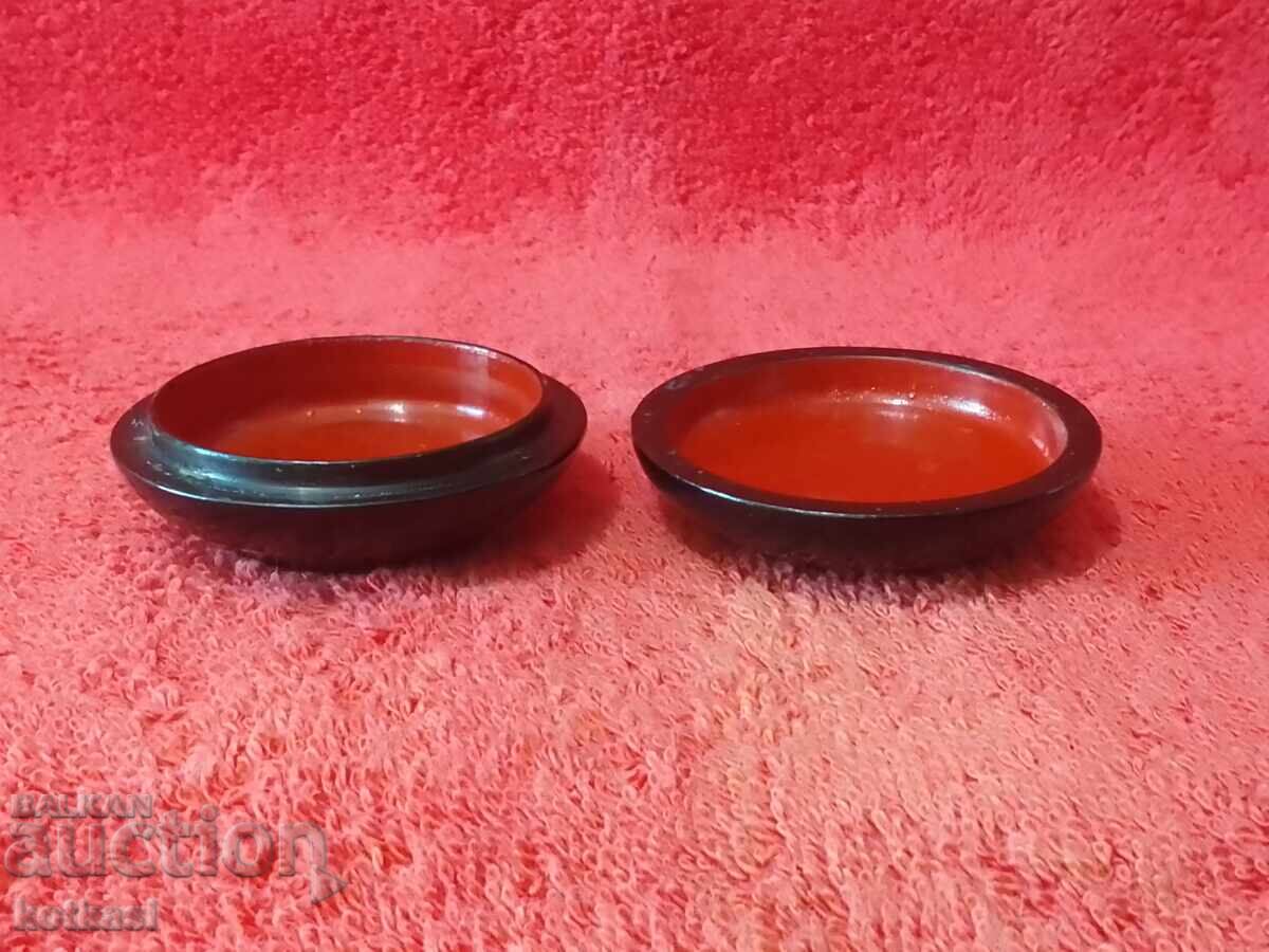 Delivery of Old box of papier-mâché drawing Cockfight by Holly Tosheva Delivery of Old box of papier-mâché drawing Cockfight by Holly Tosheva