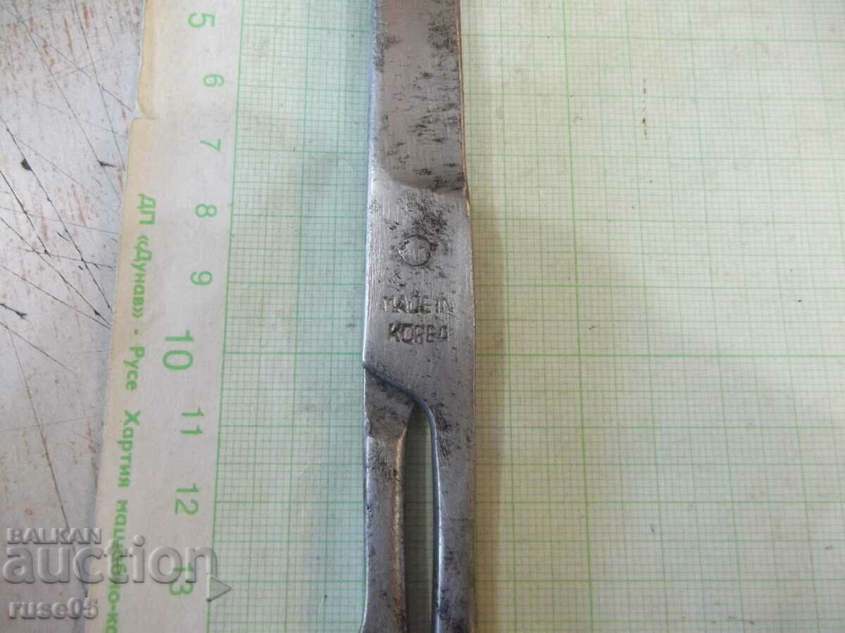 Scissors old Korean with price 10.00 BGN | € 5.11 Scissors old Korean with price 10.00 BGN | € 5.11