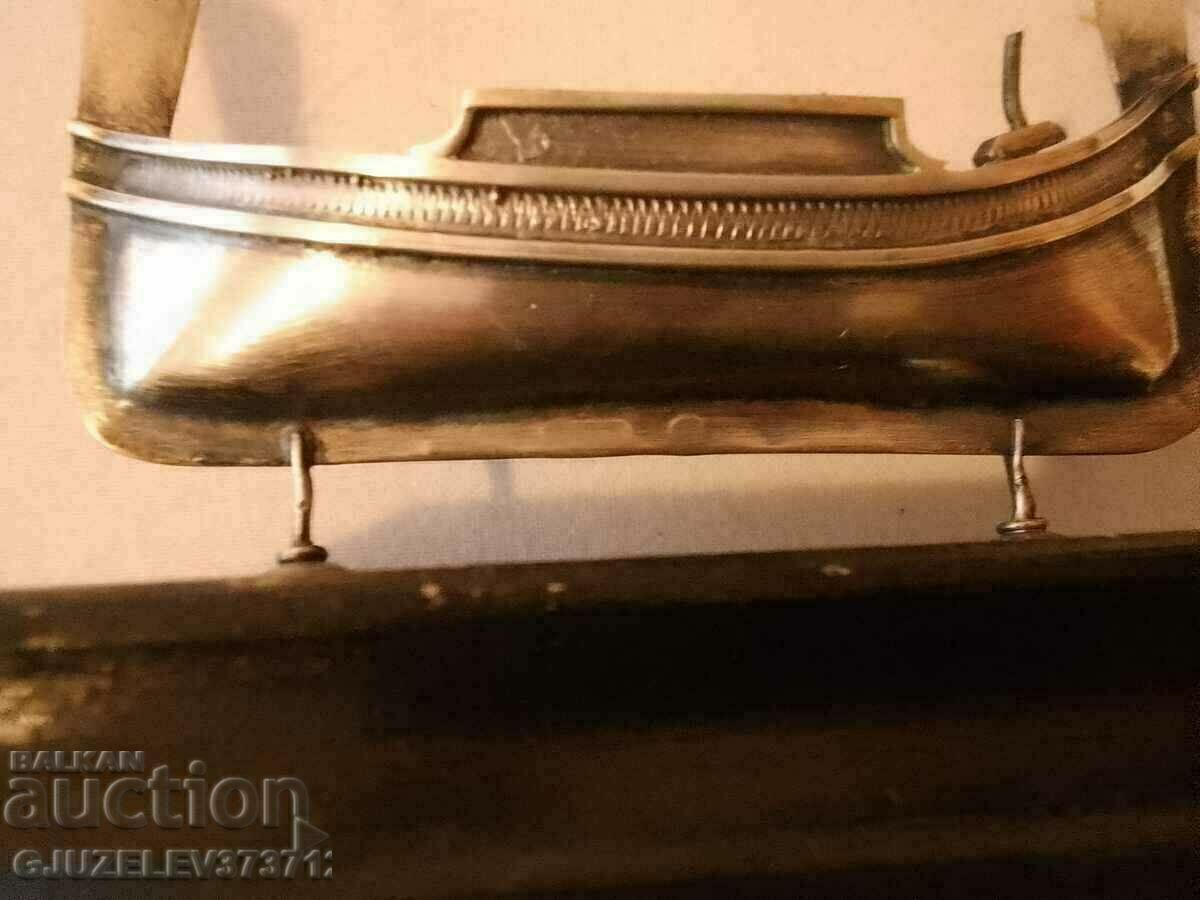 Delivery of English ship on a wooden stoic made of sterling silver, 925