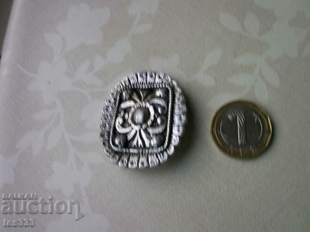 Σήμα-καρφίτσα με τιμή € 0.61 | 1.19 BGN Σήμα-καρφίτσα με τιμή € 0.61 | 1.19 BGN