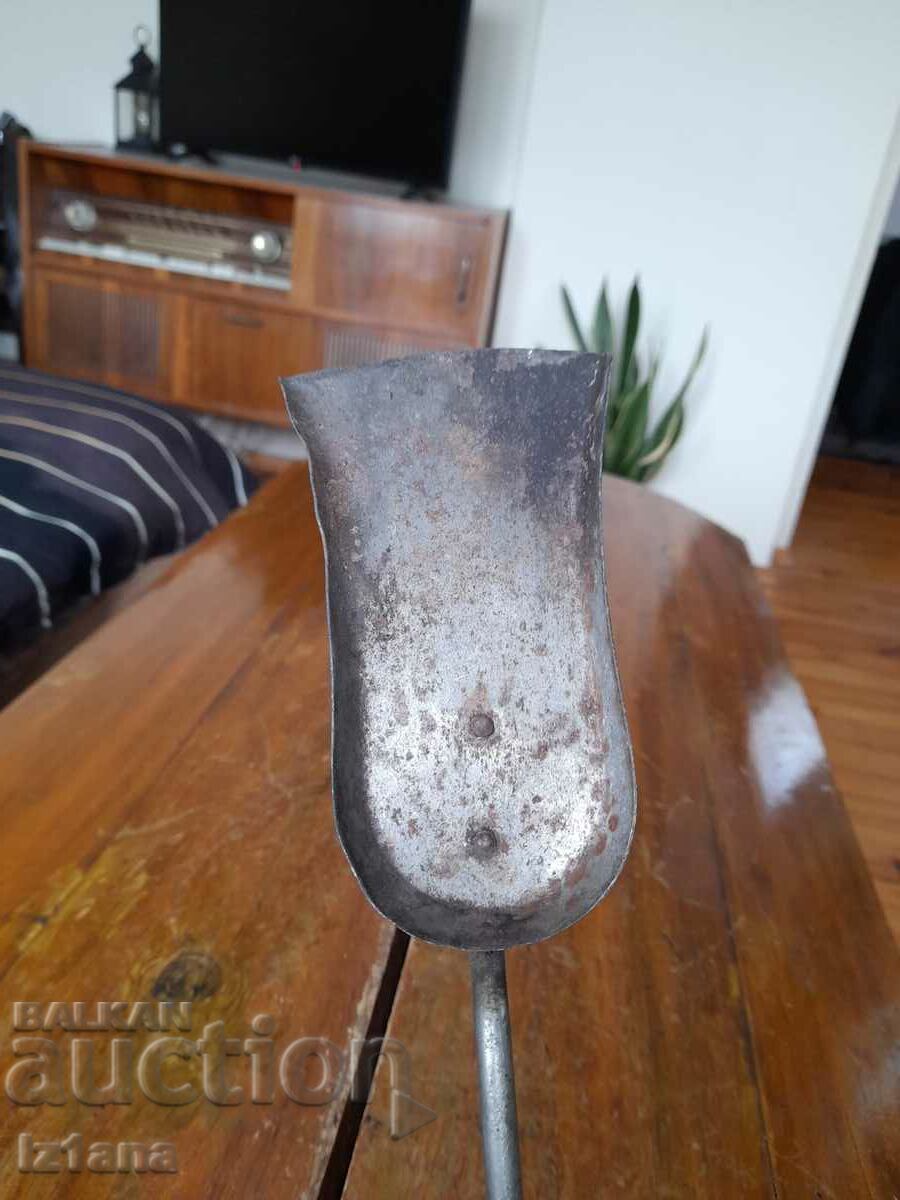Old shovel for fireplace, hearth with price 20.00 BGN | € 10.23