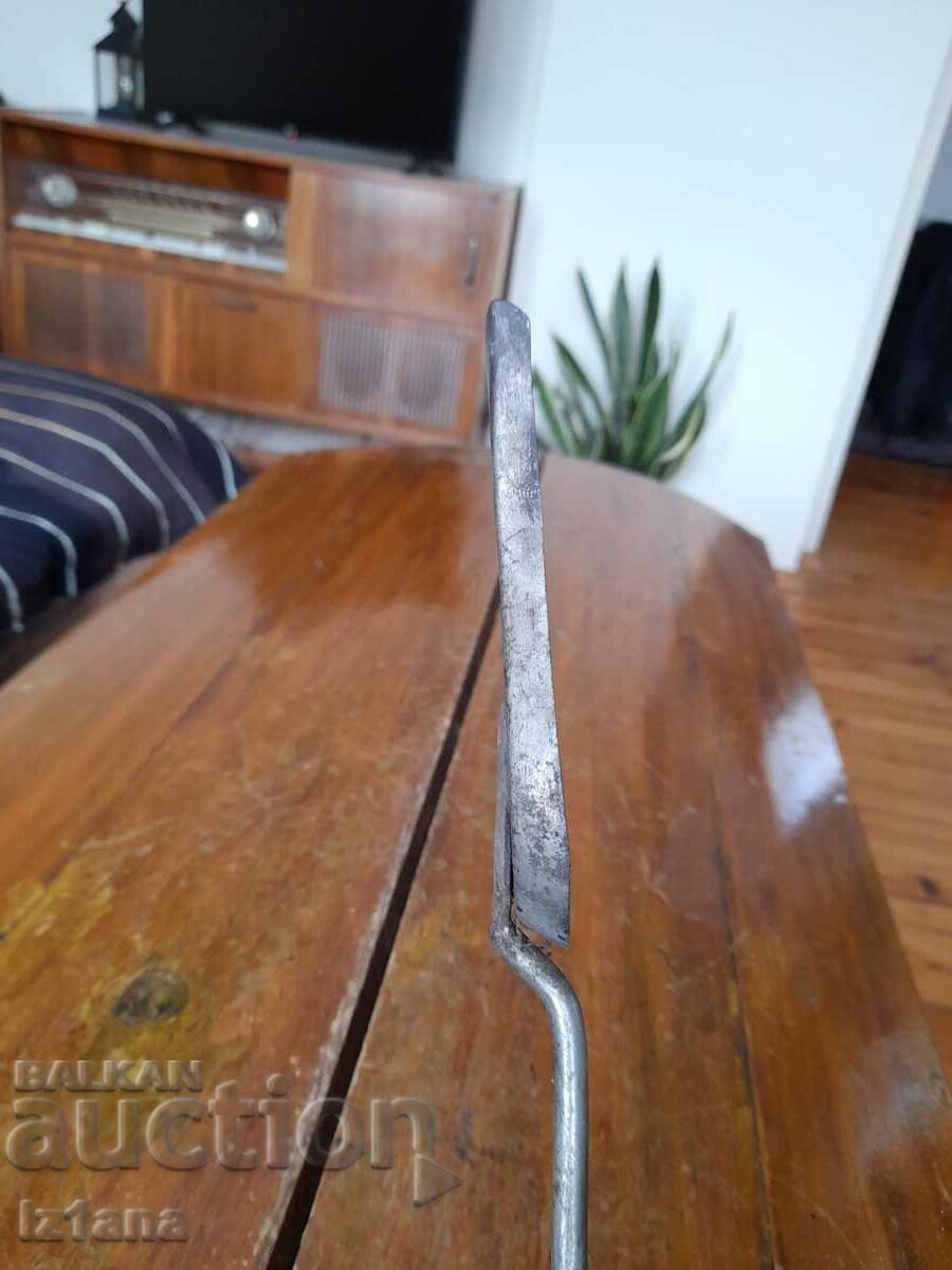 Auction  Old shovel for fireplace, hearth