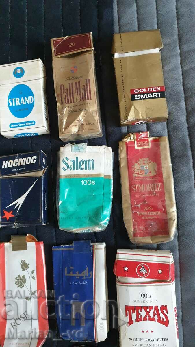 Licitație Colecție de cutii de țigări vechi Licitație Colecție de cutii de țigări vechi