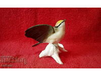 Figurină veche din porțelan Bird Sparrow Karl Ens Germania