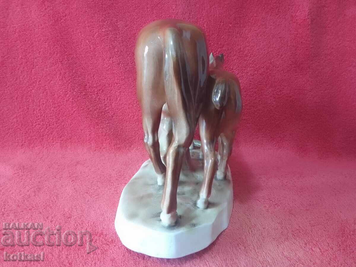 Delivery of Old porcelain figure Horse with his little Silesia Delivery of Old porcelain figure Horse with his little Silesia