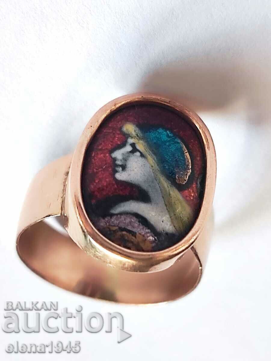 Antique gold ring with price 2000.00 BGN | € 1022.58 Antique gold ring with price 2000.00 BGN | € 1022.58