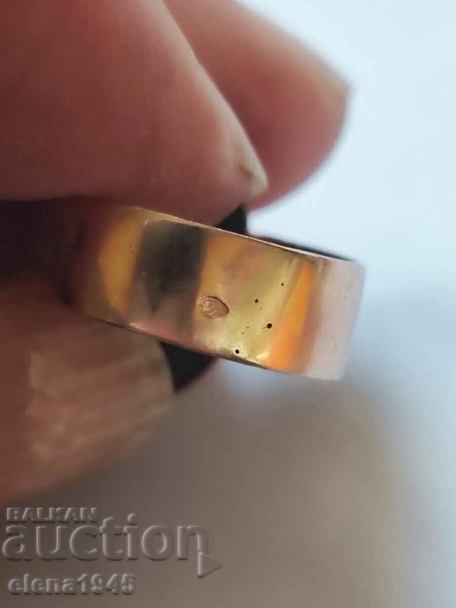 Delivery of Antique gold ring Delivery of Antique gold ring