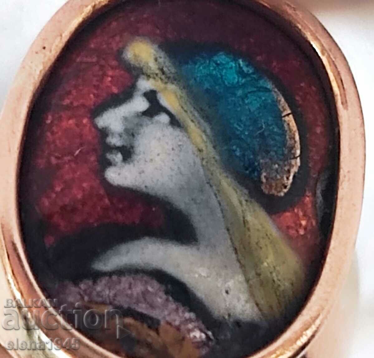 Antique gold ring Antique gold ring