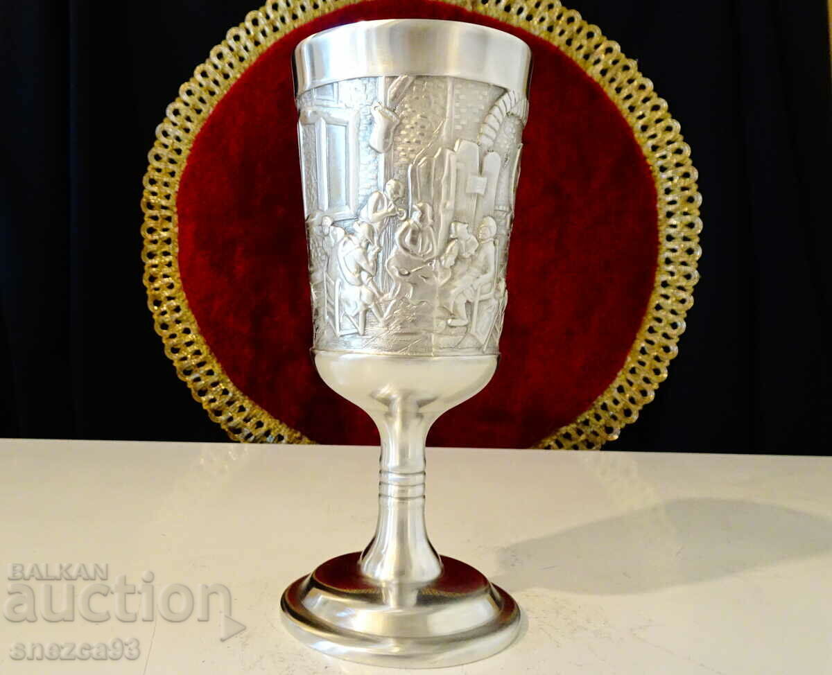 Wine glass with embossed tavern scene with price 59.00 BGN | € 30.17 Wine glass with embossed tavern scene with price 59.00 BGN | € 30.17