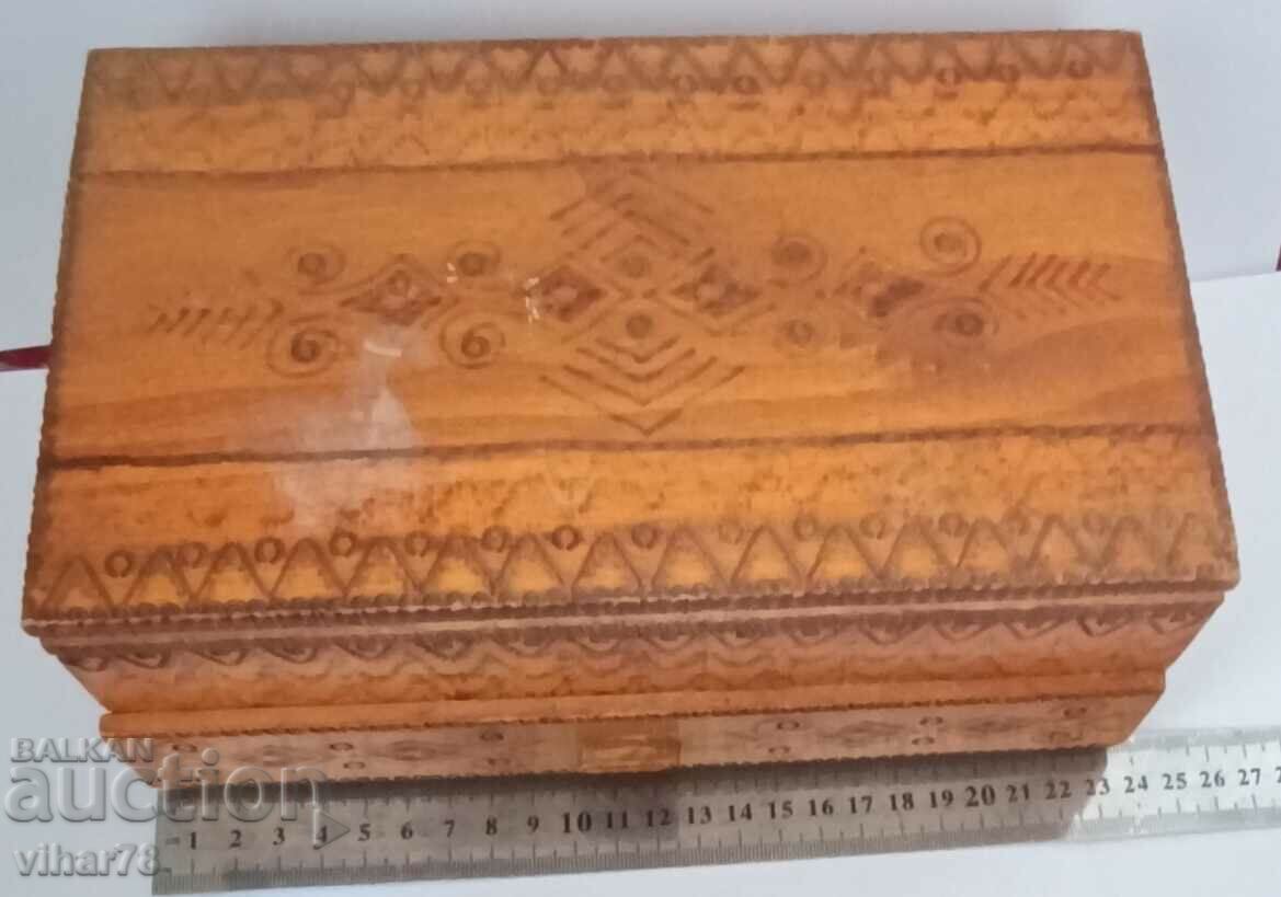 Auction Old wooden box Auction Old wooden box