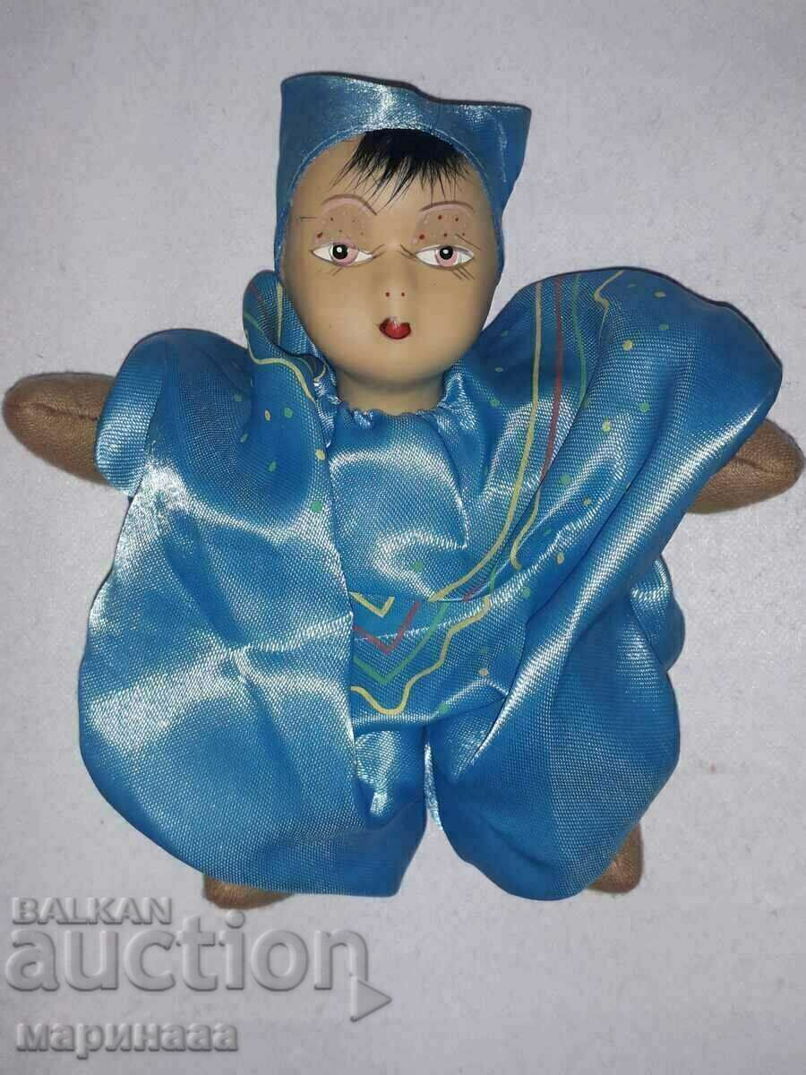 CLOWN. CERAMICS, TEXTILES CLOWN. CERAMICS, TEXTILES