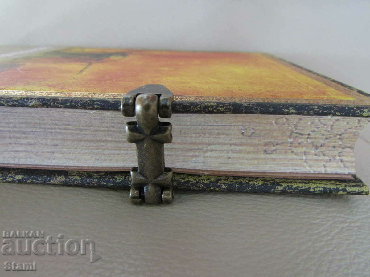 Luxury Journal Notebook, Paperblanks Rembrandt Notebook, New with price 35.00 BGN | € 17.90 Luxury Journal Notebook, Paperblanks Rembrandt Notebook, New with price 35.00 BGN | € 17.90