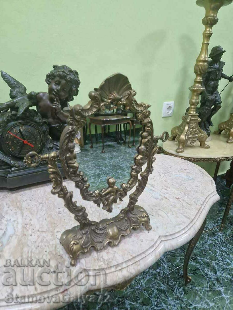 Ένας υπέροχος αντίκα μπρούτζινος γαλλικός καθρέφτης με τιμή € 113.00 | 221.01 BGN Ένας υπέροχος αντίκα μπρούτζινος γαλλικός καθρέφτης με τιμή € 113.00 | 221.01 BGN