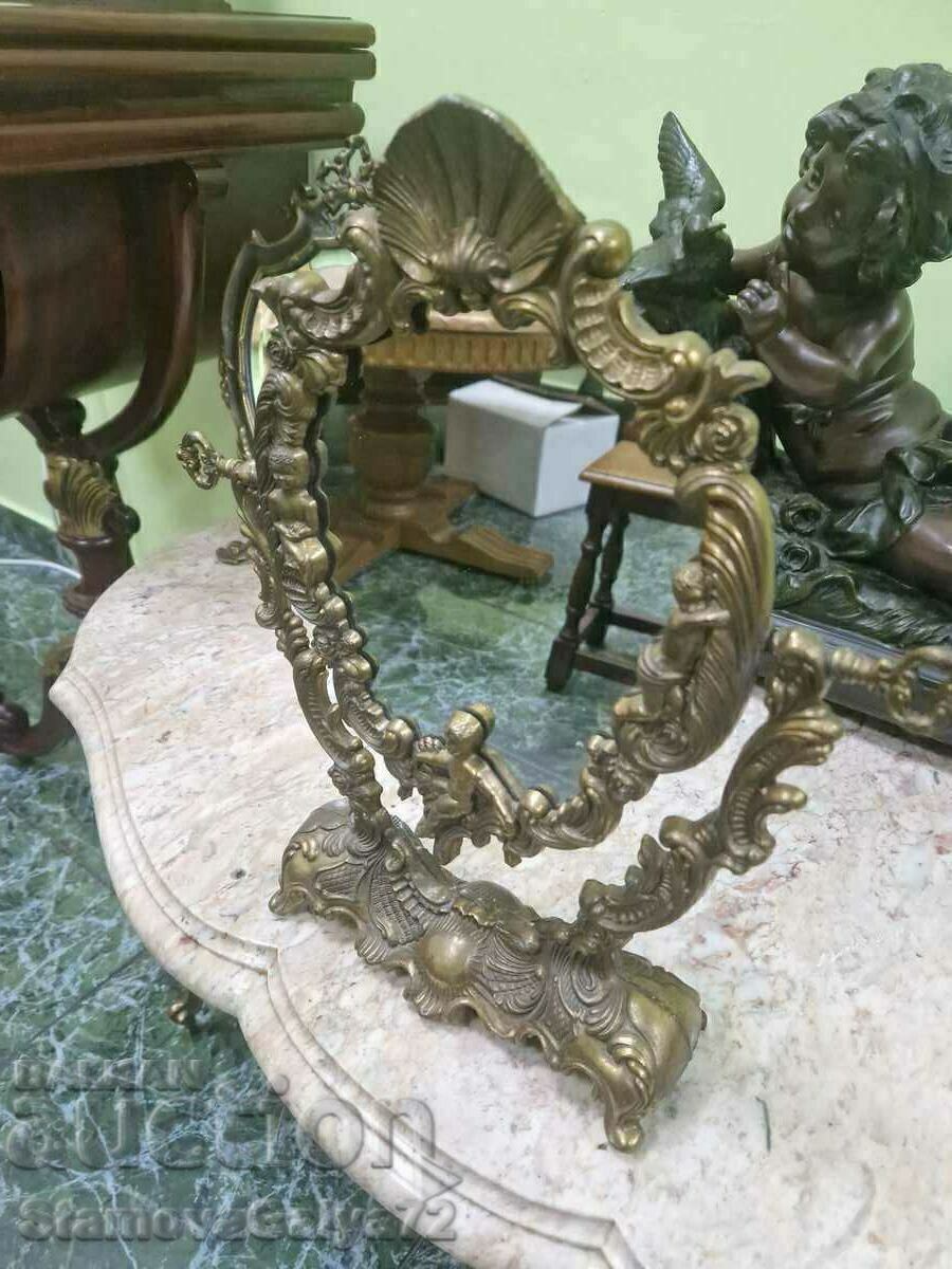 O minunată oglindă franceză din bronz antic