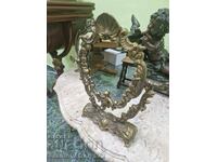 O minunată oglindă franceză din bronz antic