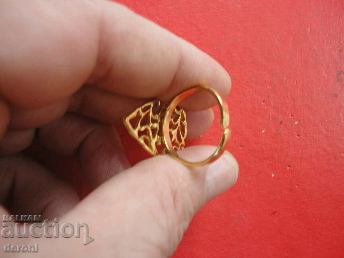 Delivery of Lina gold plated ring with stones