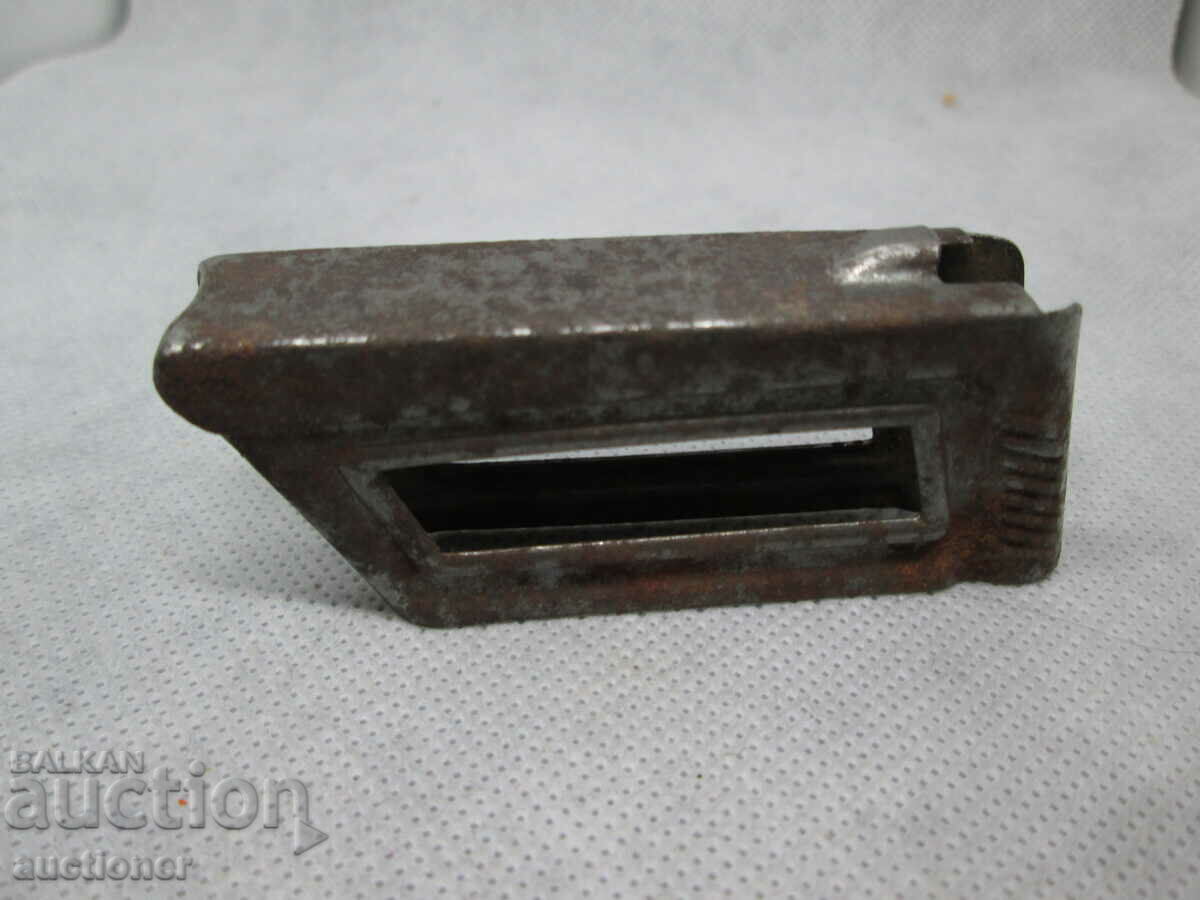 Auction  WWI - GERMAN EAGLE MARKED MANNLICHER CARTRIDGE PACK