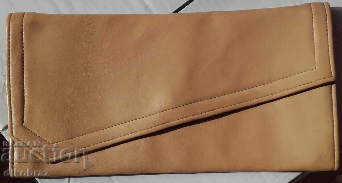 Дамска кожена чанта тип портфейл / портмоне  - от стотинка