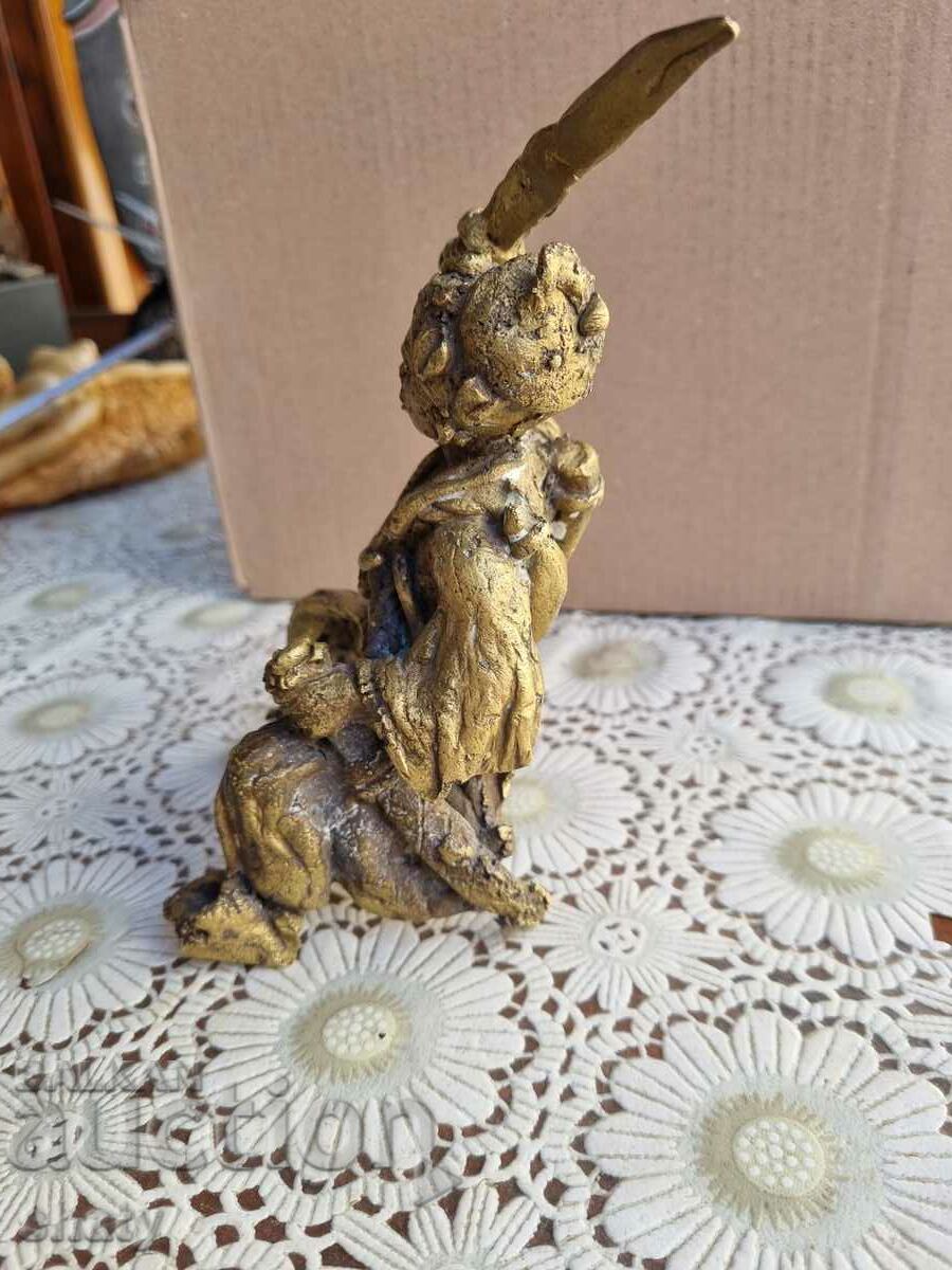 Delivery of Bronze figure. Sculpture Delivery of Bronze figure. Sculpture