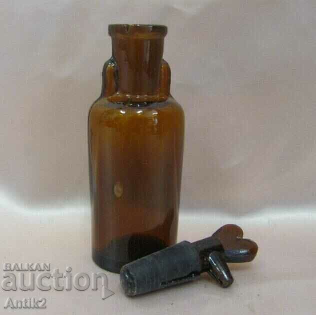 Auction 19th Century Antique Apothecary Bottle - Drip Drop Auction 19th Century Antique Apothecary Bottle - Drip Drop