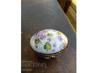 Разкошна кутийка порцелан