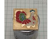 PATTERNED ROOSTER RUSSIA BADGE