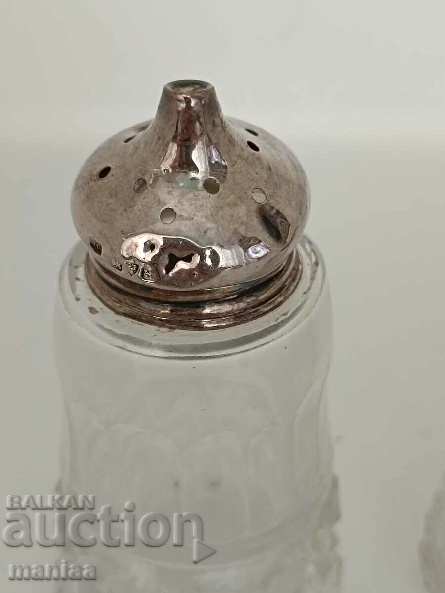 Auction Beautiful silver salt shakers marked 1911 Chester Auction Beautiful silver salt shakers marked 1911 Chester