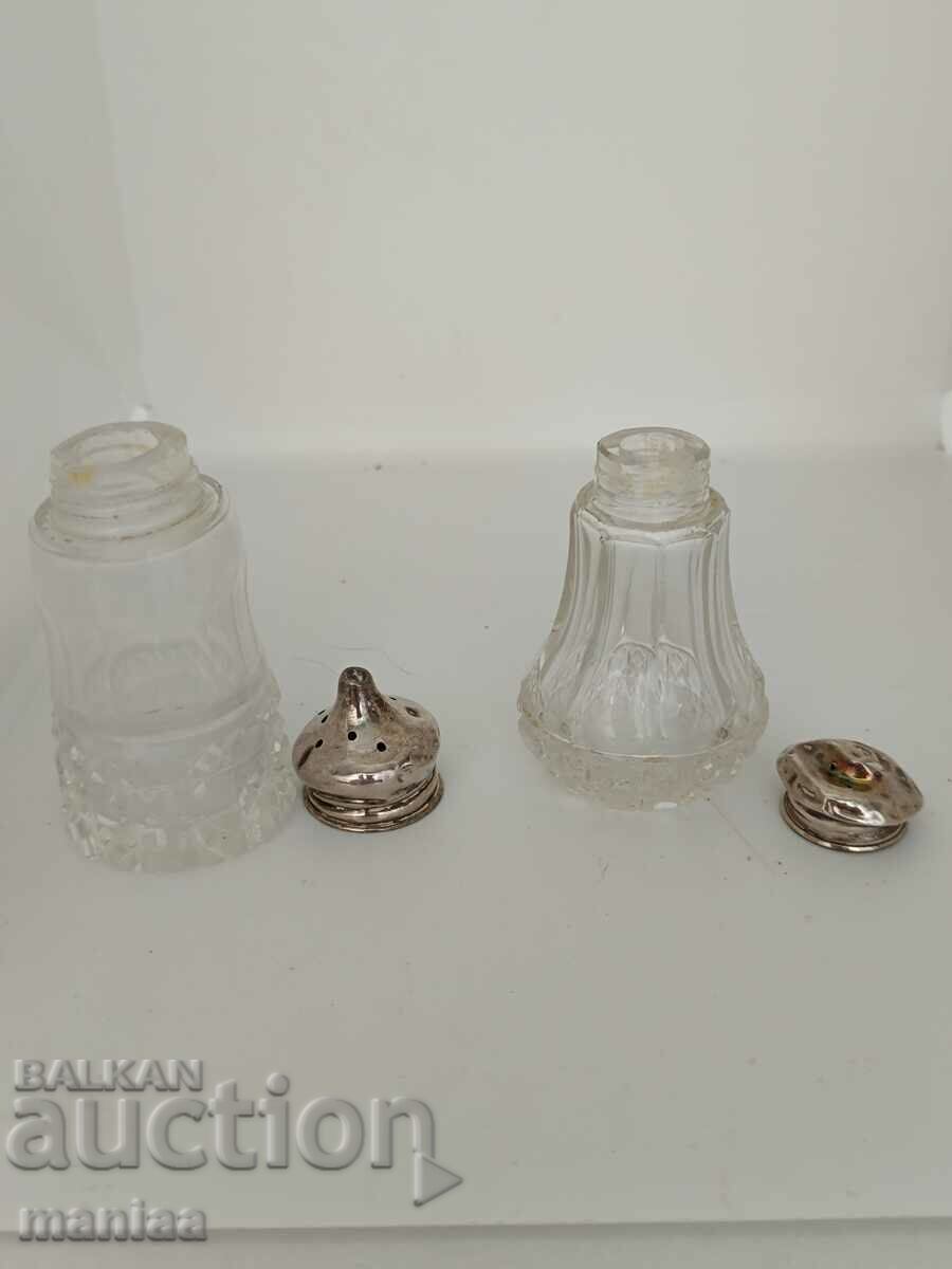Beautiful silver salt shakers marked 1911 Chester - 7 Beautiful silver salt shakers marked 1911 Chester - 7