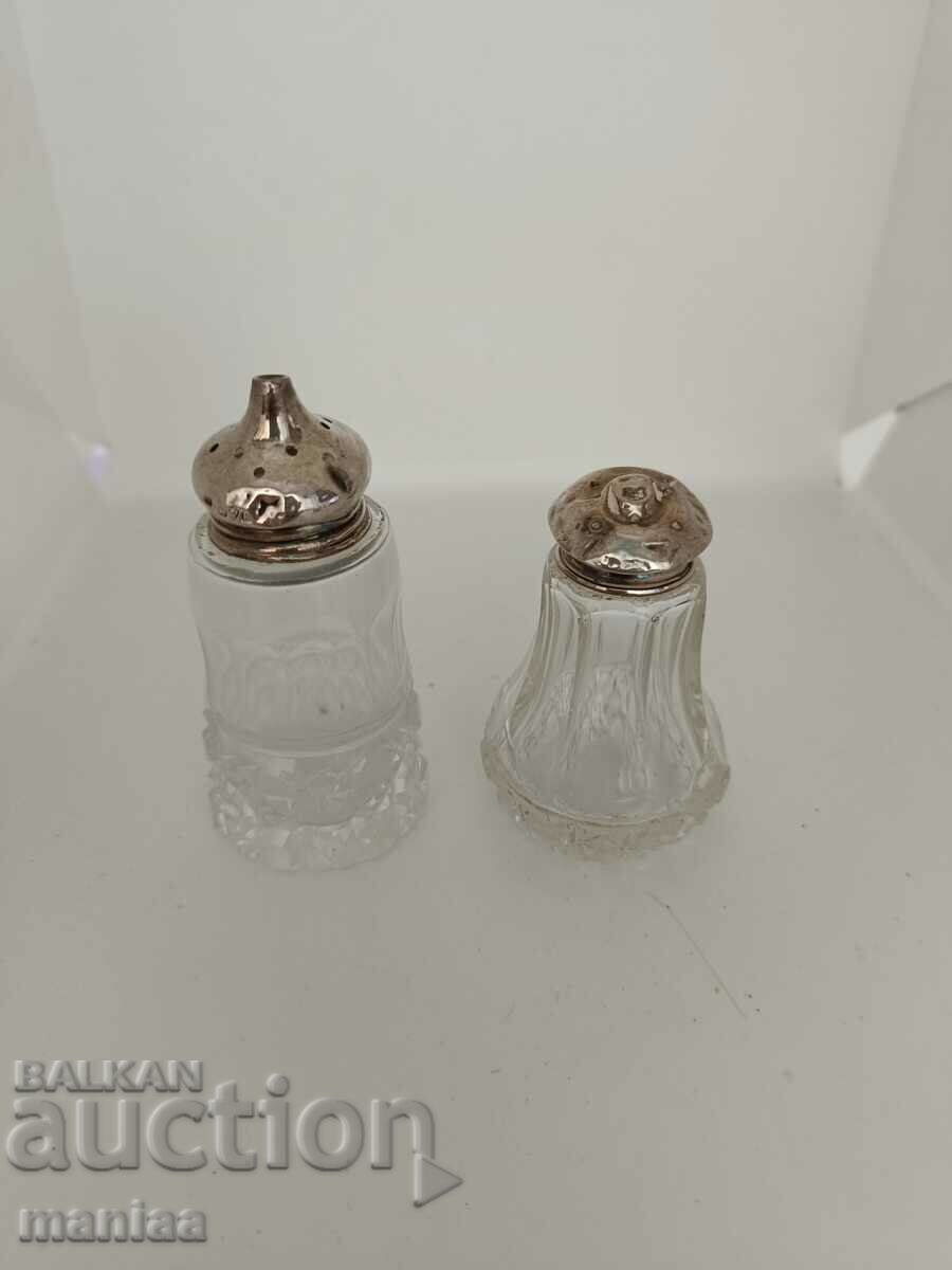Beautiful silver salt shakers marked 1911 Chester