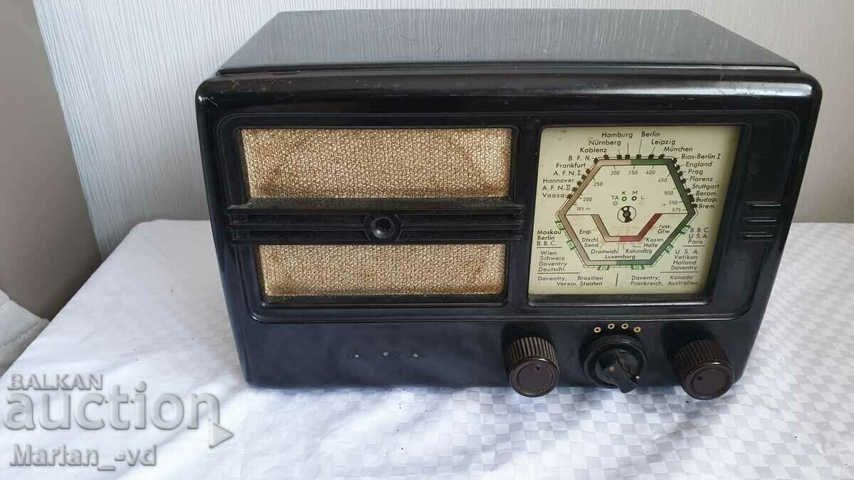 Auction Vintage Bakelite Collectible Radio Köln - Lorenz; Berlin Auction Vintage Bakelite Collectible Radio Köln - Lorenz; Berlin