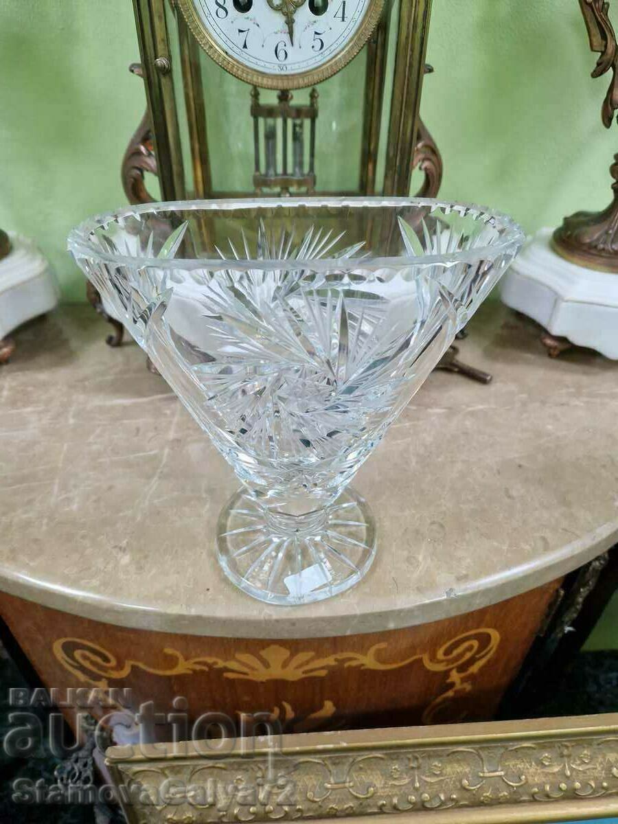 Auction An incredibly beautiful antique crystal vase Auction An incredibly beautiful antique crystal vase