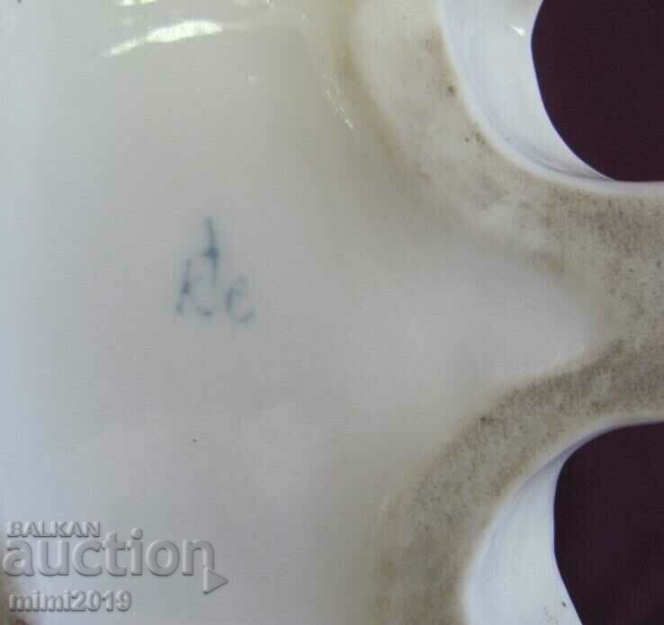 Antique Porcelain Watch Box with embossed figures - 7