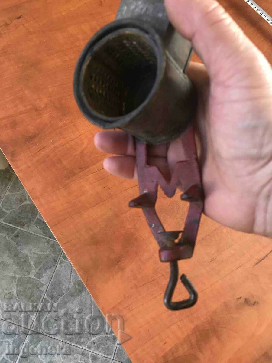 Auction GRINDER GRINDER FOR NUTS, COFFEE, SPICES ETC.-CAST IRON Auction GRINDER GRINDER FOR NUTS, COFFEE, SPICES ETC.-CAST IRON