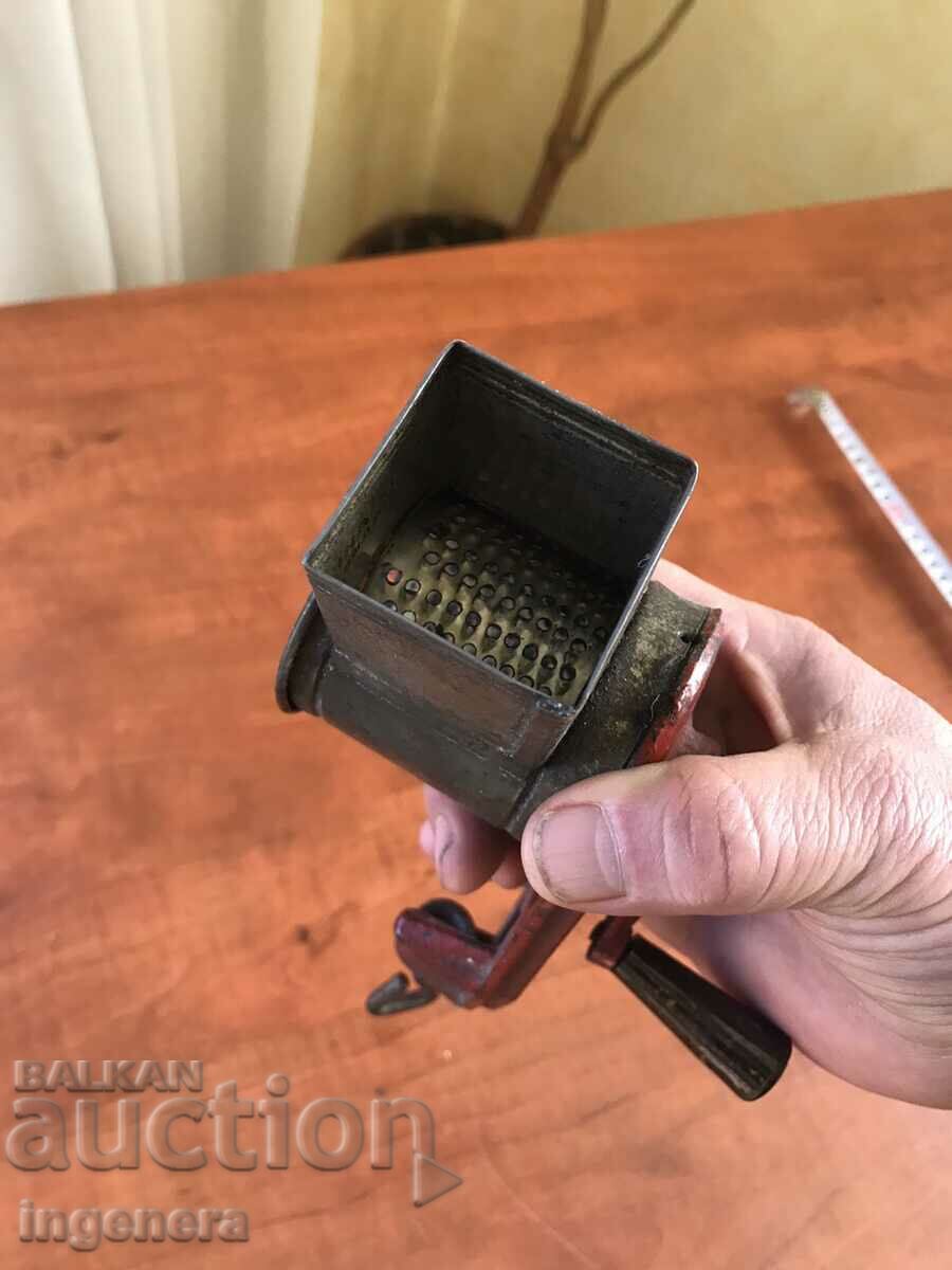 GRINDER GRINDER FOR NUTS, COFFEE, SPICES ETC.-CAST IRON - 6 GRINDER GRINDER FOR NUTS, COFFEE, SPICES ETC.-CAST IRON - 6