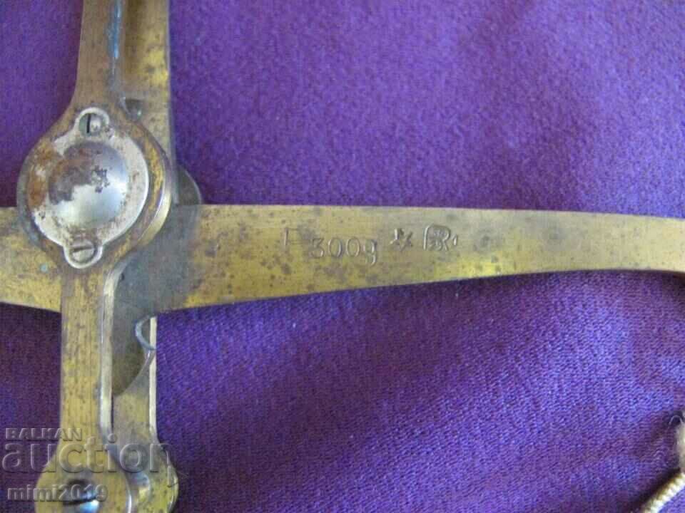 Auction  19th Century Bronze Medical Apothecary Scales with Grams